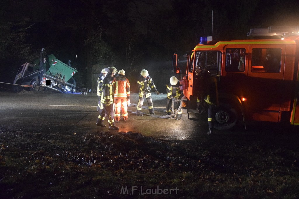 Container LKW umgestuerzt Koeln Brueck Bruecker- Dellbruecker Mauspfad P303.JPG - Miklos Laubert